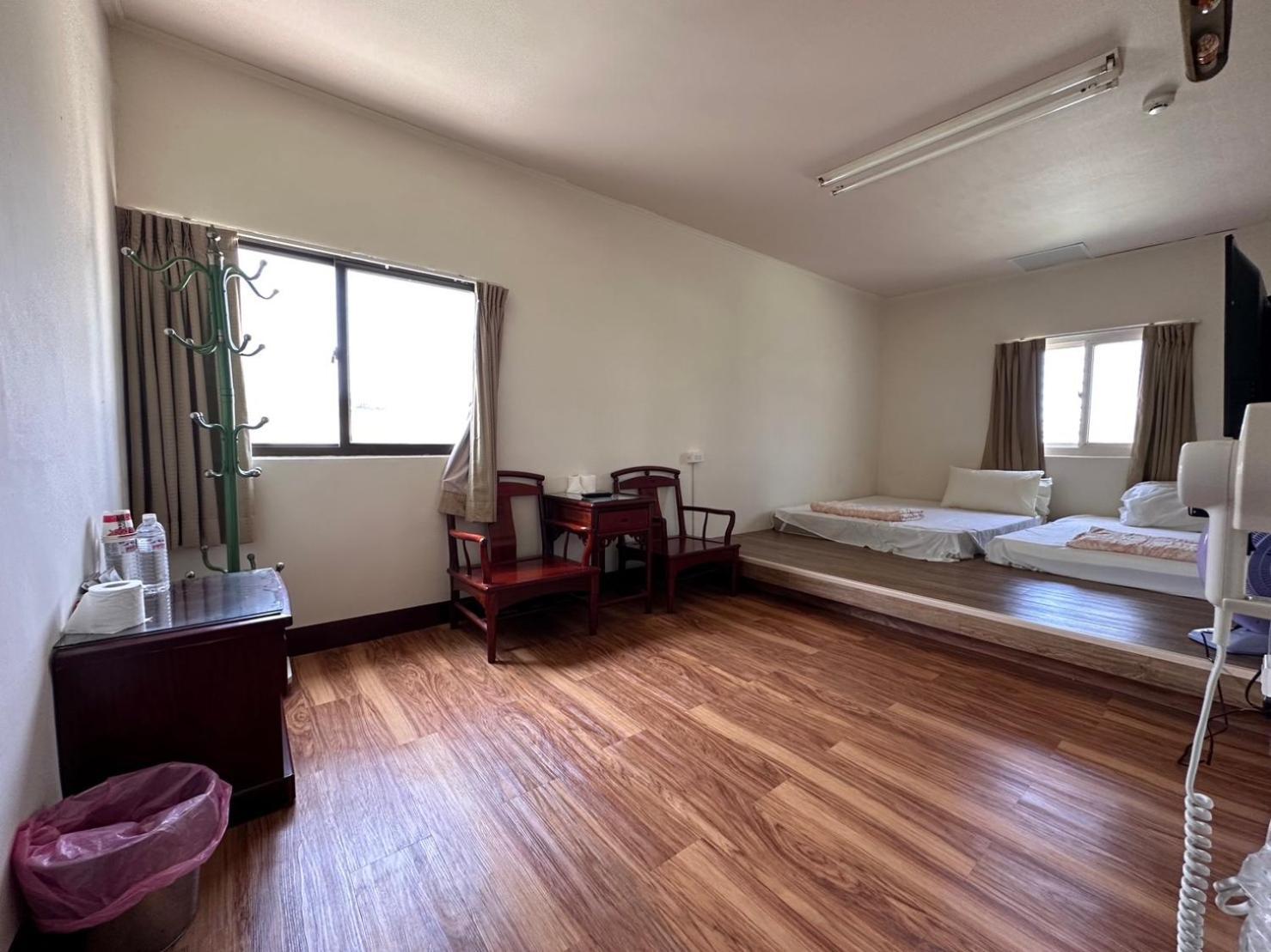 Hotel 丸松商旅 Miaoli Exterior foto